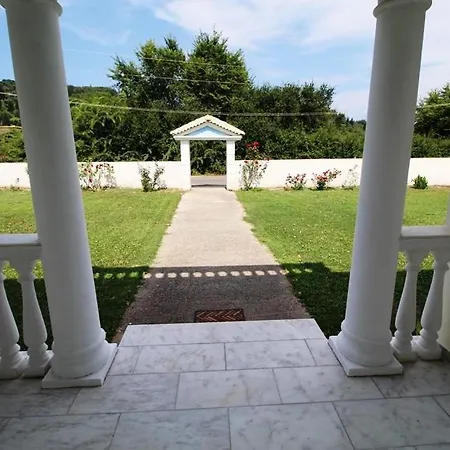 Sissy's Rose Garden *